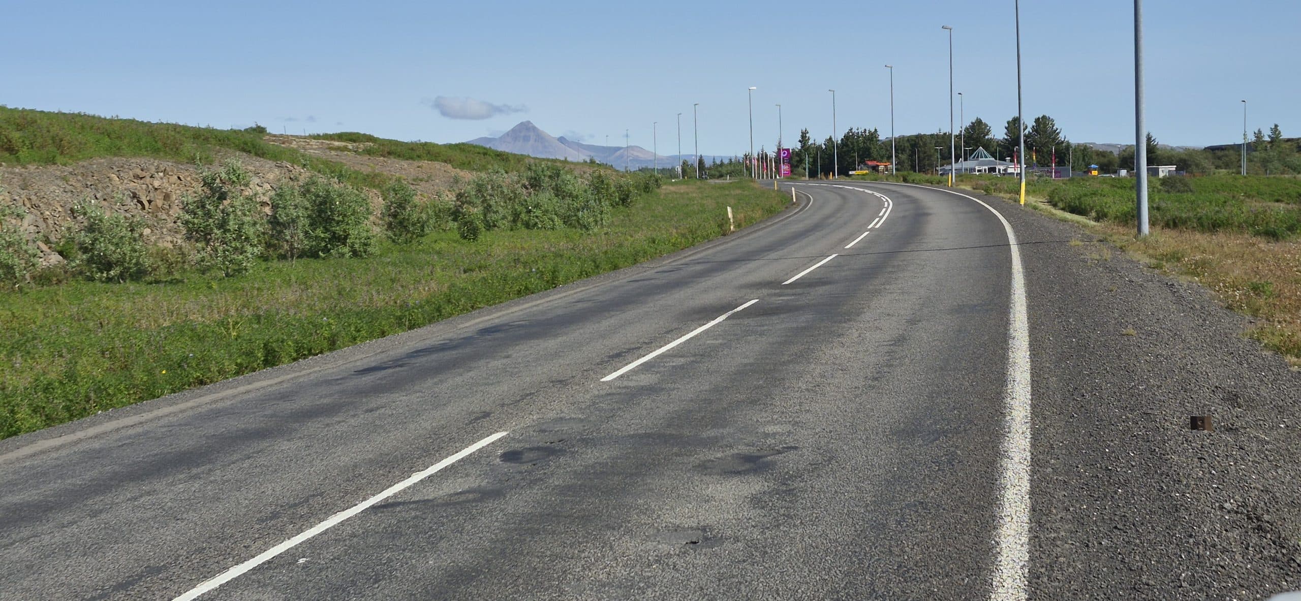 Vegagerðin stefnir að því að malbika fleiri klæðingarkafla á Hringveginum (1) frá Borgarnesi á næstu árum. 