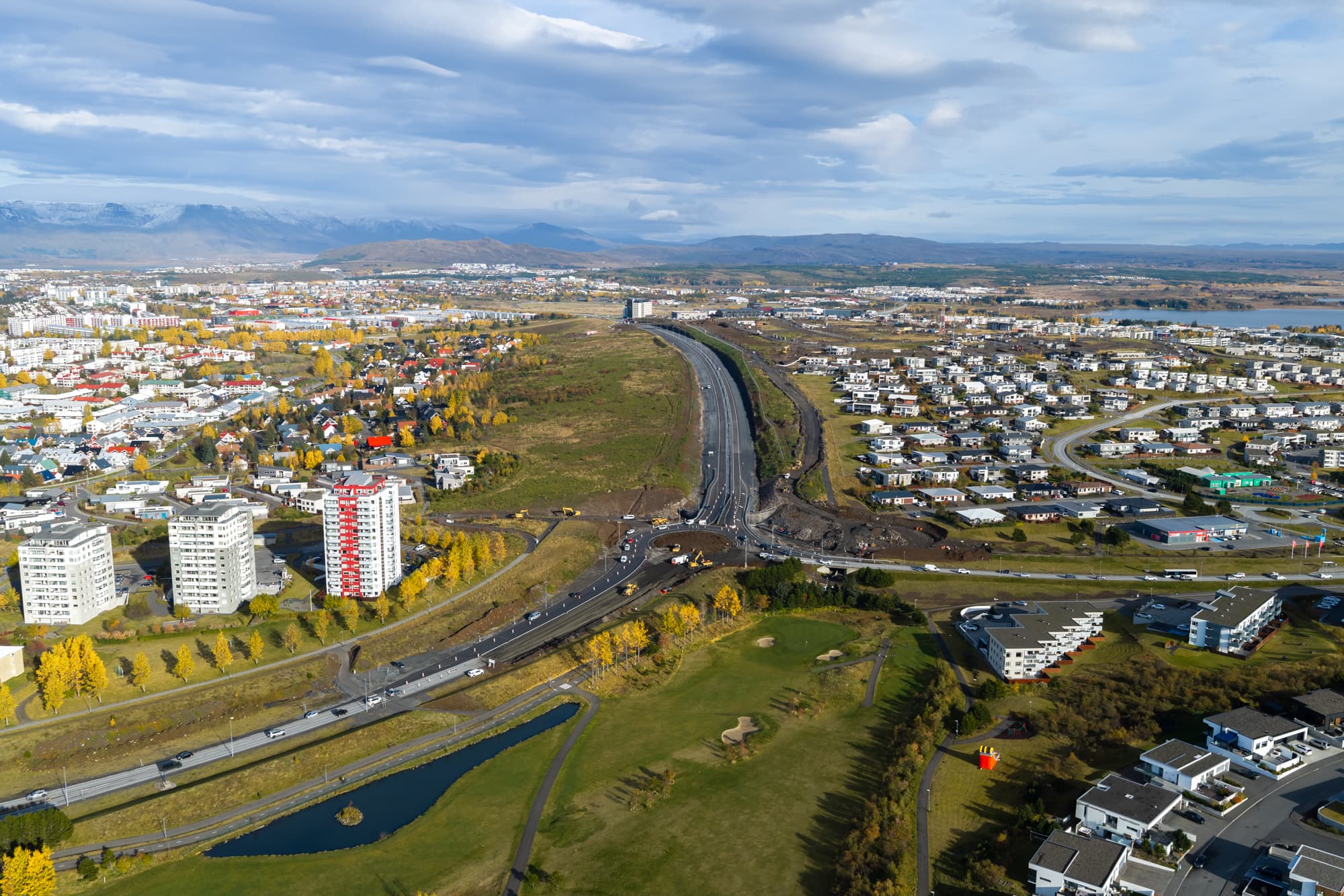 Hér sést yfir hringtorgið sem verður malbikað.