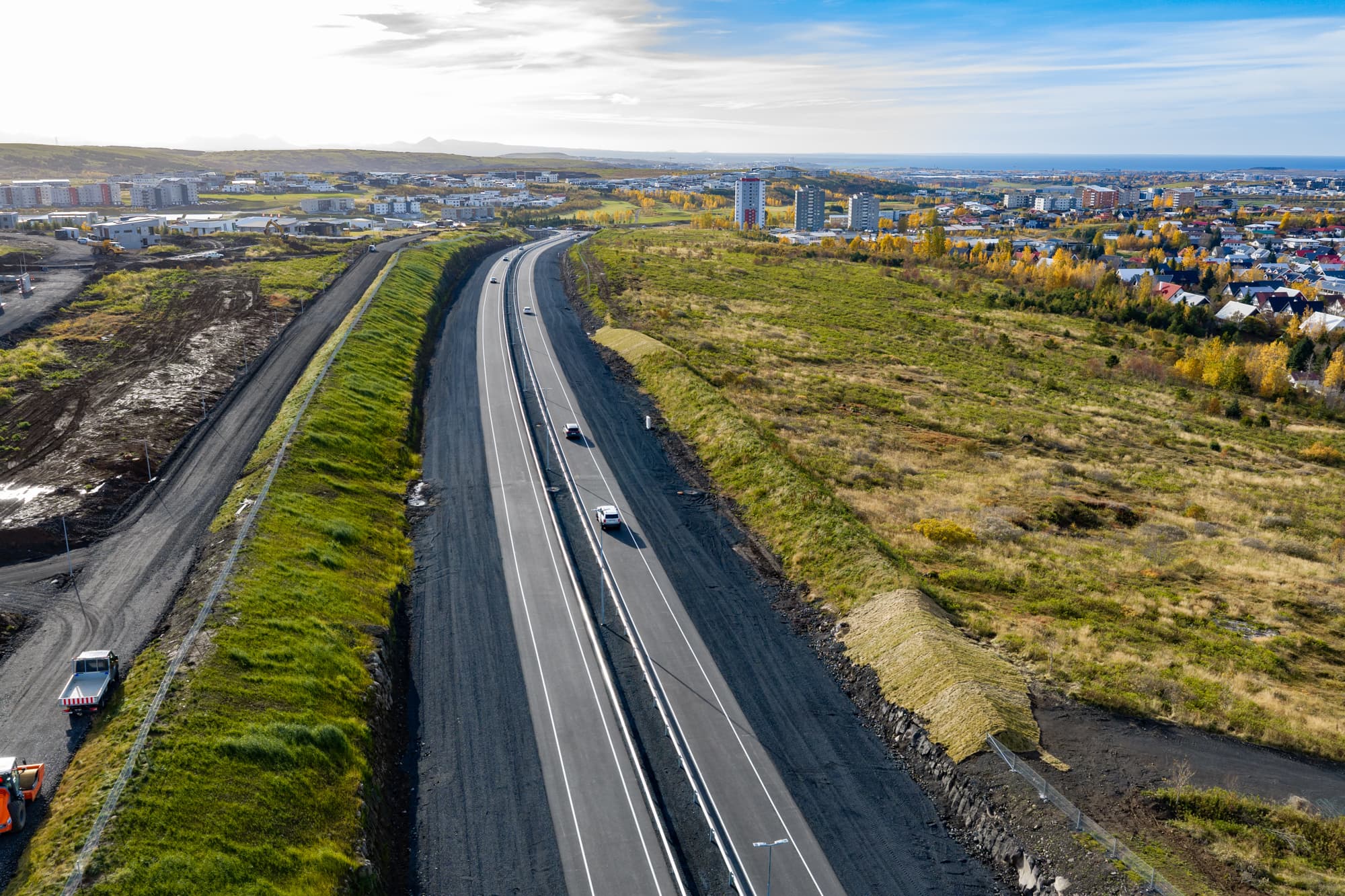Séð yfir nýjan Arnarnesveg.