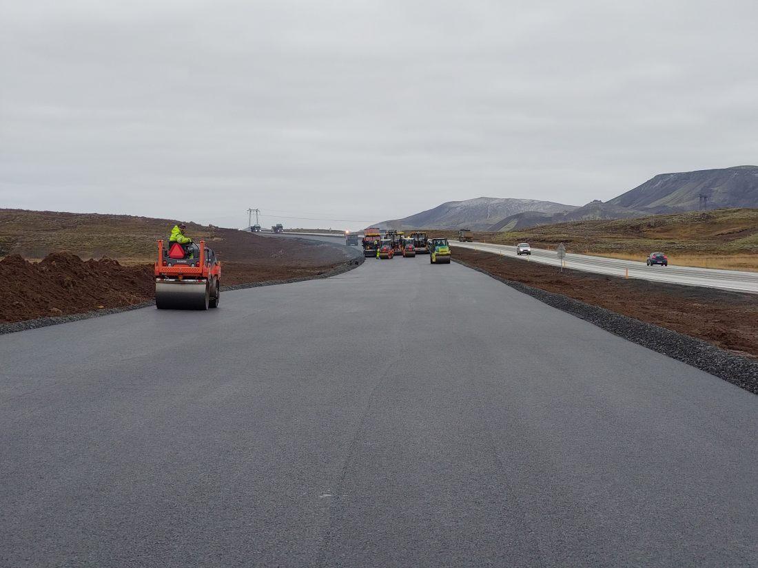 Unnið að malbikun Suðurlandsvegar í fyrsta áfanga verksins sem lauk sumarið 2023.