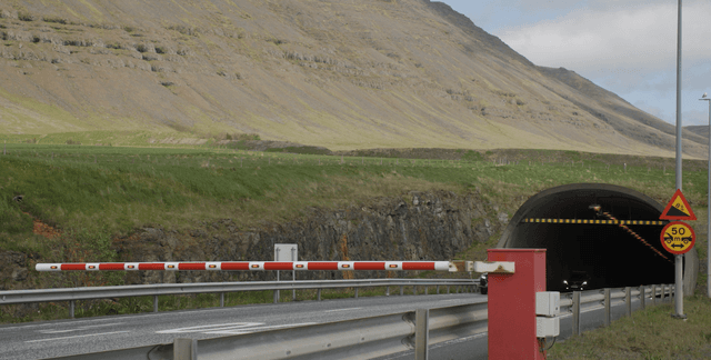 Hvalfjarðargöngum þarf að loka 270 til 300 sinnum á ári.
