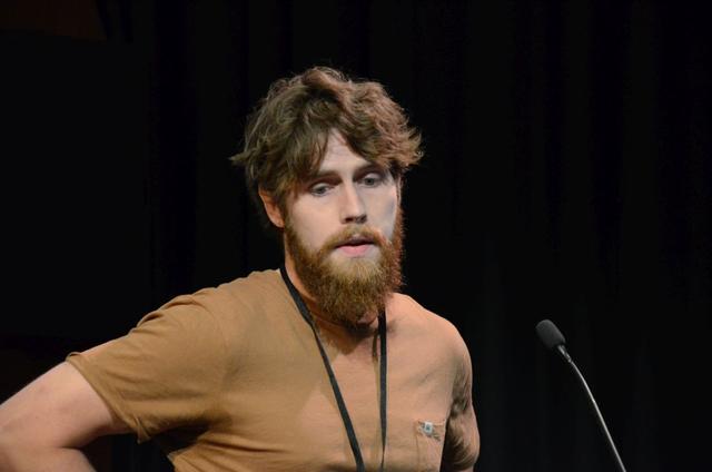 Elías Arnar Nínuson frá Háskóla Íslands flutti erindið Rannsóknir á tengslum veðurfarsbreytinga og hreyfinga á og við vegstæði Siglufjarðarvegar um Almenninga.
