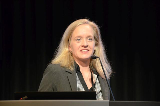 Þorbjörg Sævarsdóttir verkfræðingur á hönnunardeild Vegagerðarinnar flutti erindið ROADEX rannsóknir á umferðarminni vegum.
