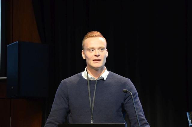Franz Sigurjónsson meistaranemi við Háskóla Íslands flutti erindið Ný tenging milli forsteypts stöpulveggjar og staðsteypts sökkuls.
