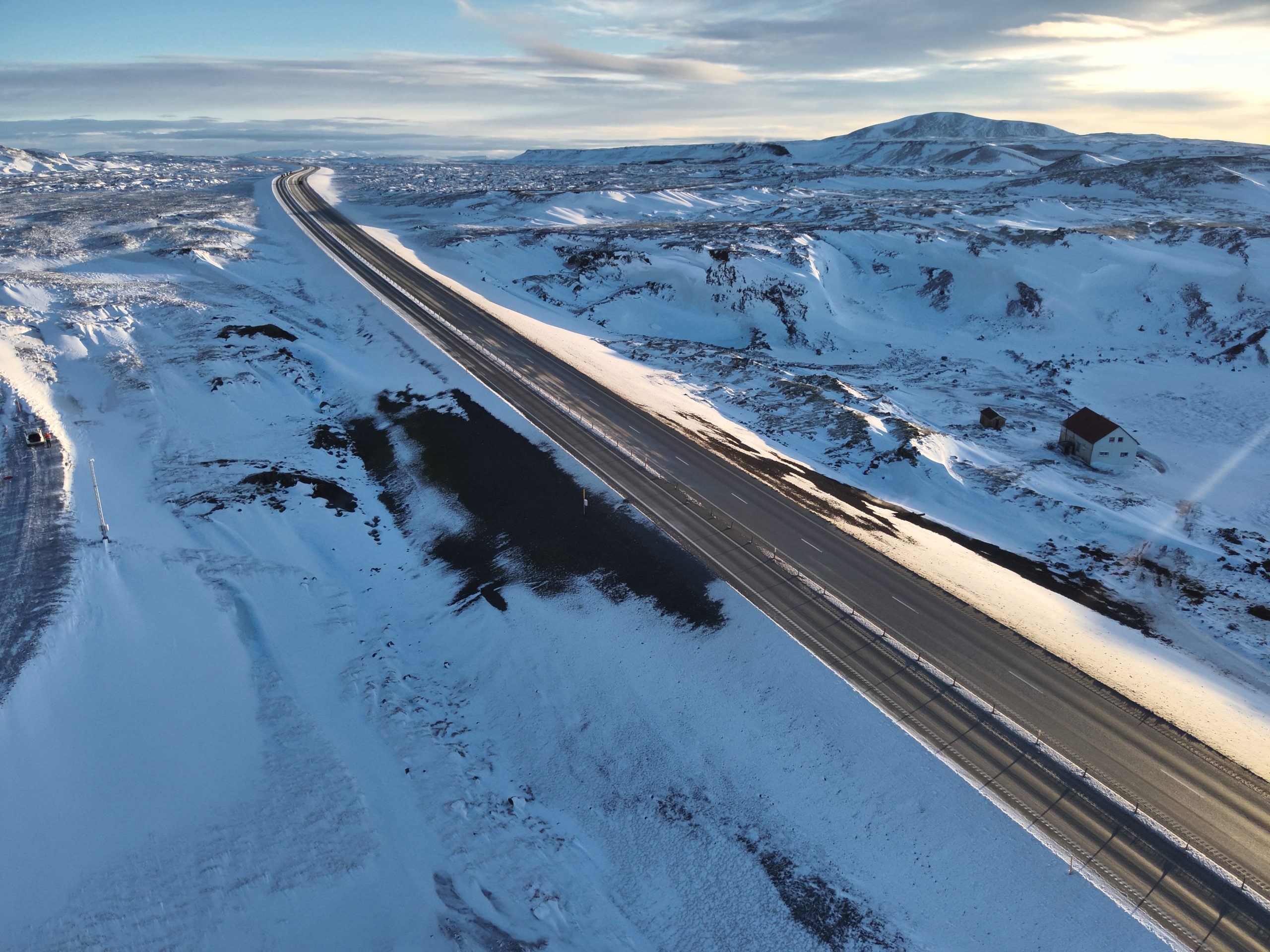 Verkefnið fór fram við Hveradali á Hellisheiði þar sem aukin jarðhitavirkni hefur komið fram á síðustu misserum.