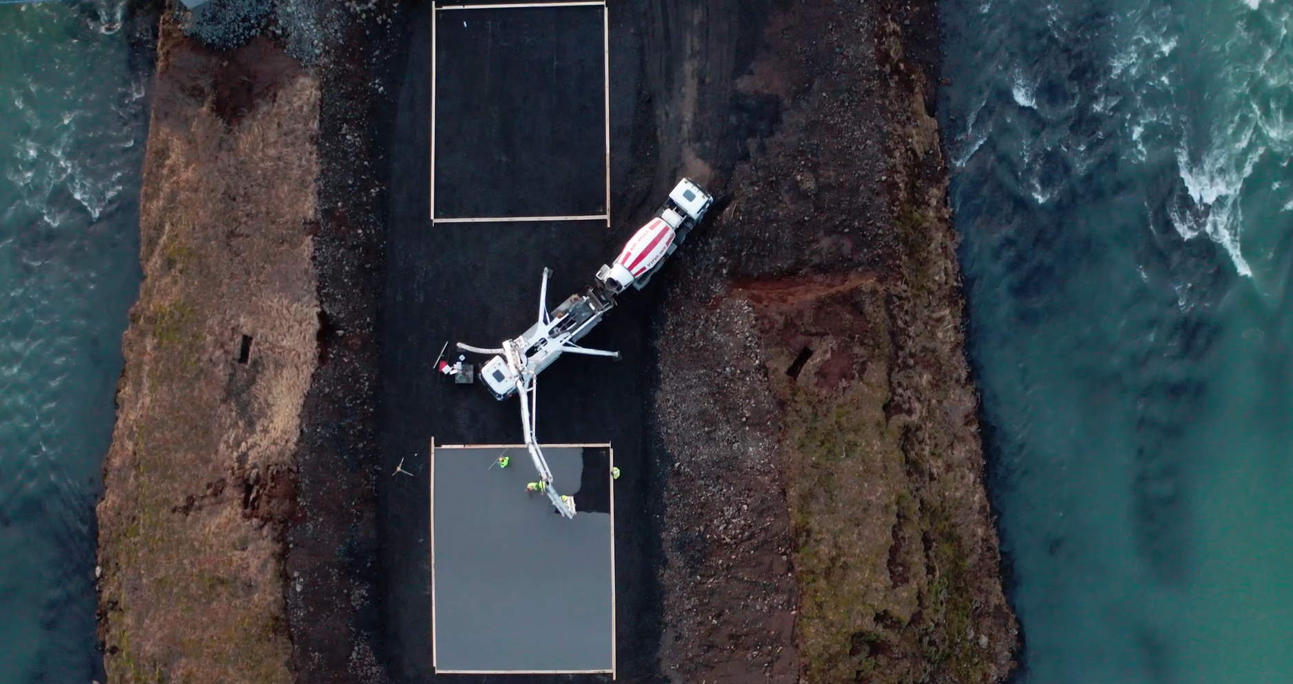 Steypuvinna í Efri_Laugardælaeyju í desember 2025. 