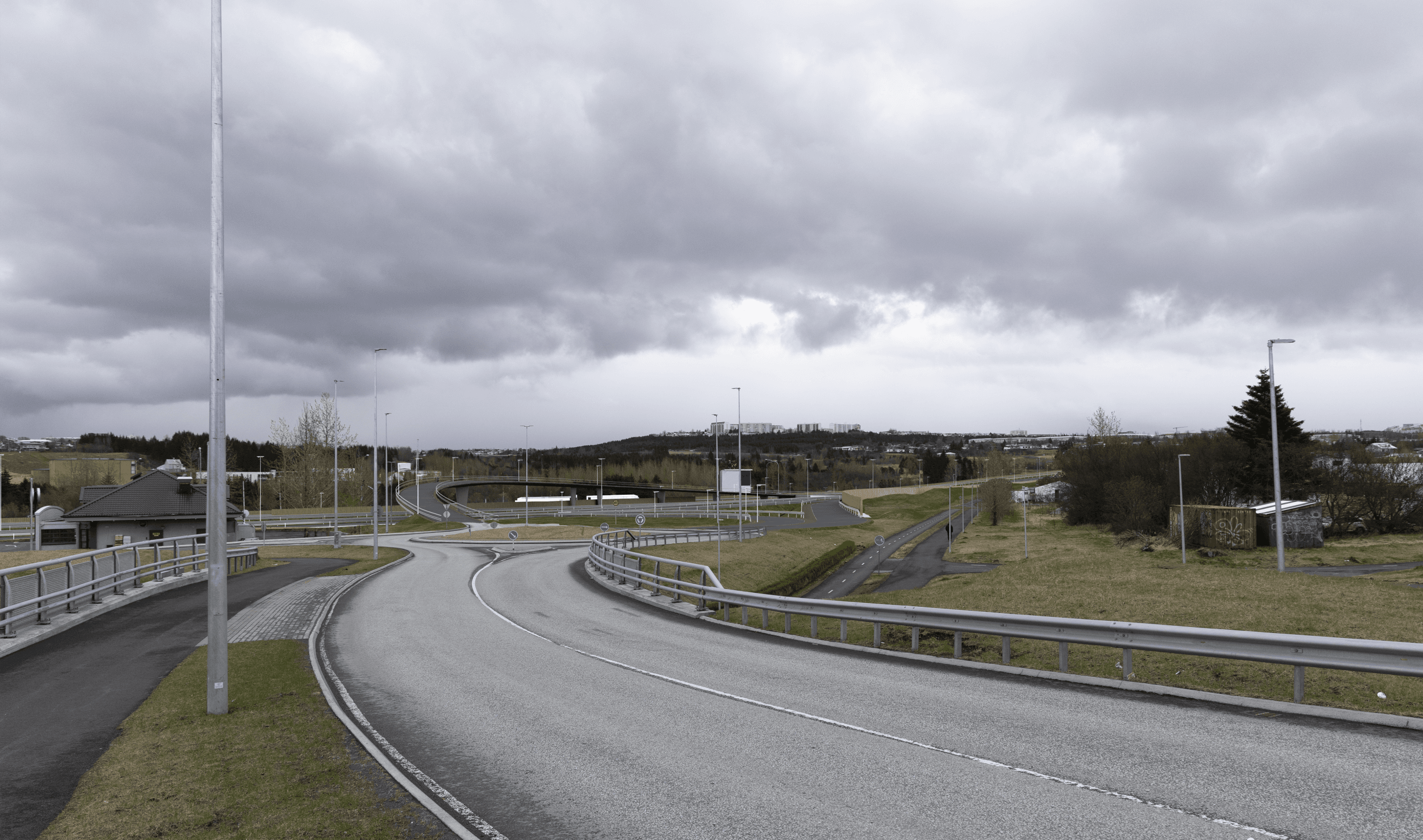 Tölvugerð ásýndarmynd, séð frá Bústaðavegi að Reykjanesbraut.