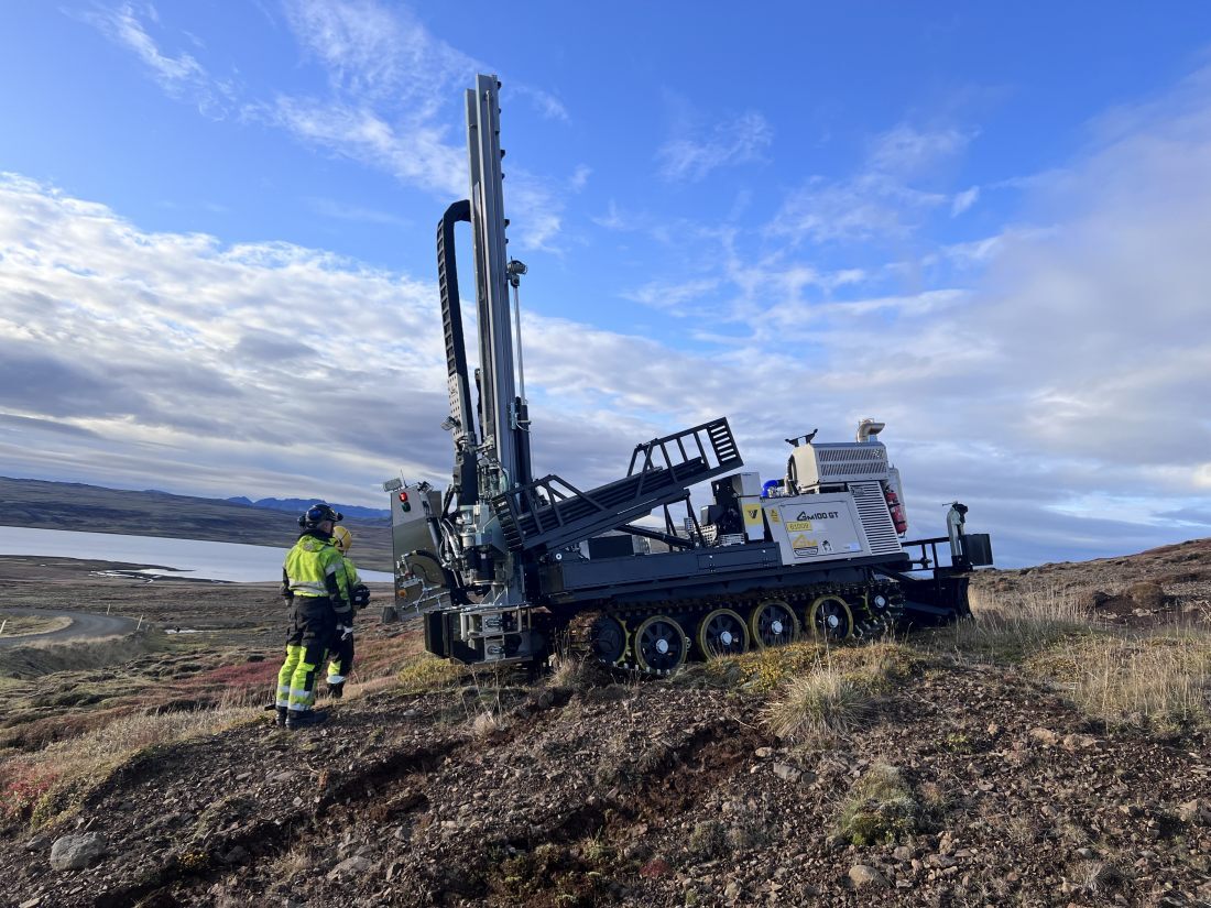 Borinn er af gerðinni GM100 frá Geomachine í Finnlandi. Hann er útbúinn ýmsum tækninýjungum og er nánast alfarið stjórnað með fjarstýringu.