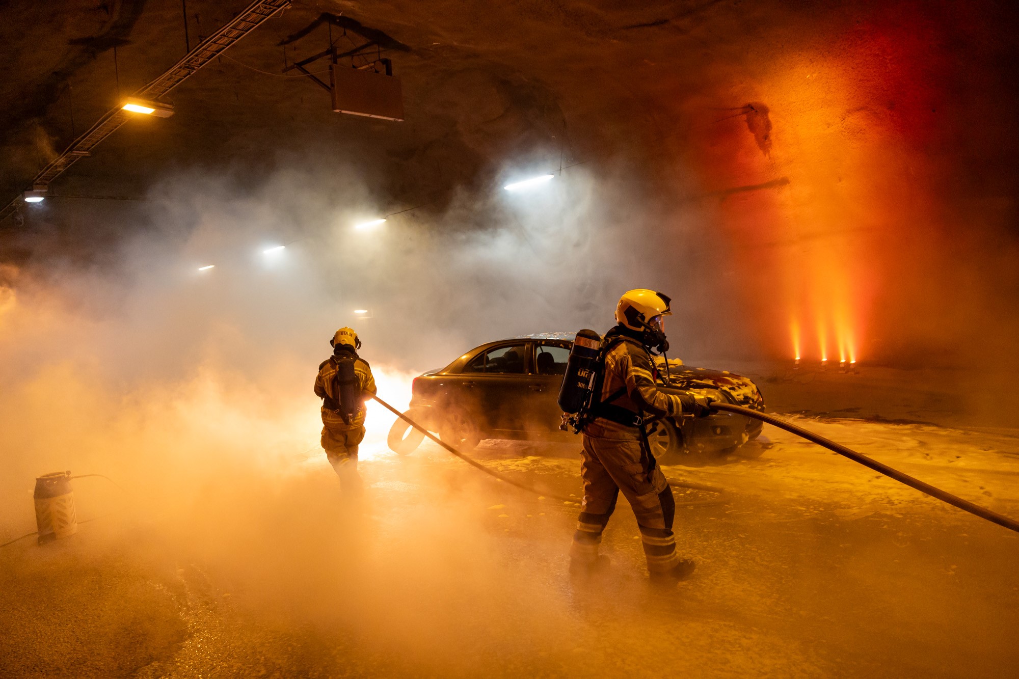 Æfingin var á vegum Vegagerðarinnar, Slökkviliðs Akraness og Hvalfjarðarsveitar og Slökkviliðs höfuðborgarsvæðisins