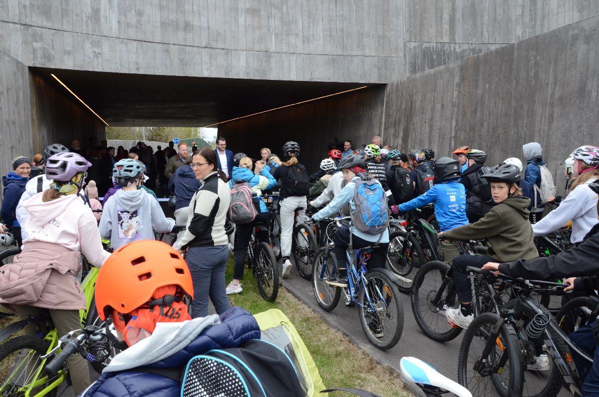 Nemendur í Sjálandsskóla voru viðstaddir athöfnina.