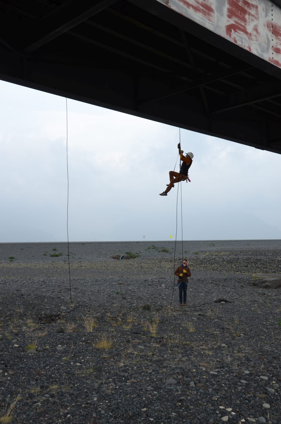 Að lokum var boðið upp á hressingu undir brúnni og klifurfélag Öræfinga sýndi listir sínar.