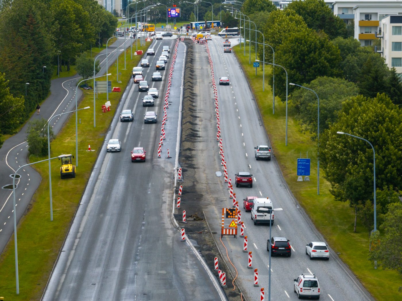 Búið er að fræsa malbik af fyrirliggjandi akreinum