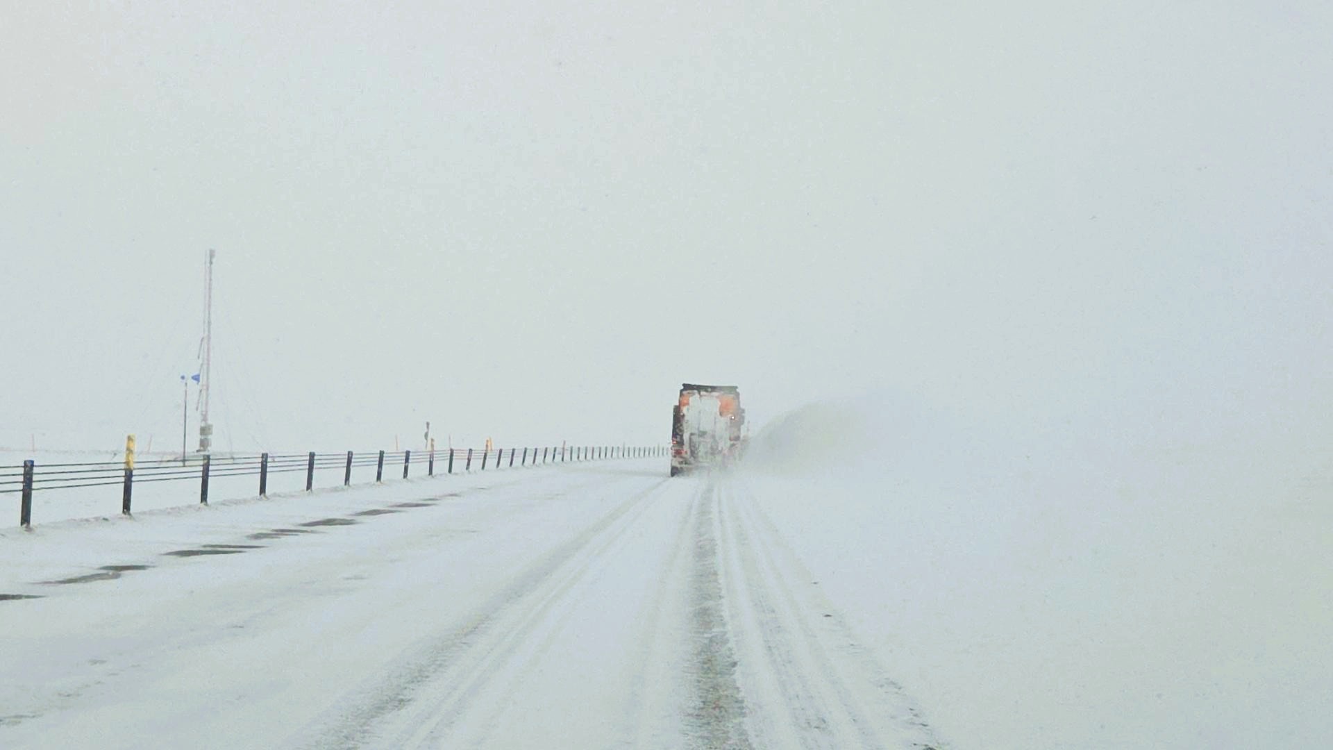 Snjóhreinsun hófst eldsnemma í morgun.
