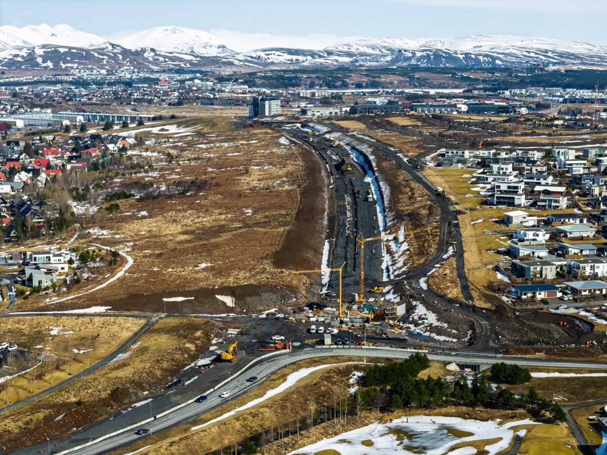 Undirgöngin við Rjúpnaveg eru að hluta úr forsteyptum einingum.