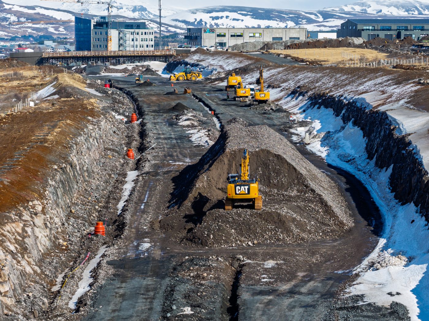 Áætluð verklok Arnarnesvegar og tengdum framkvæmdum eru í nóvember 2026.