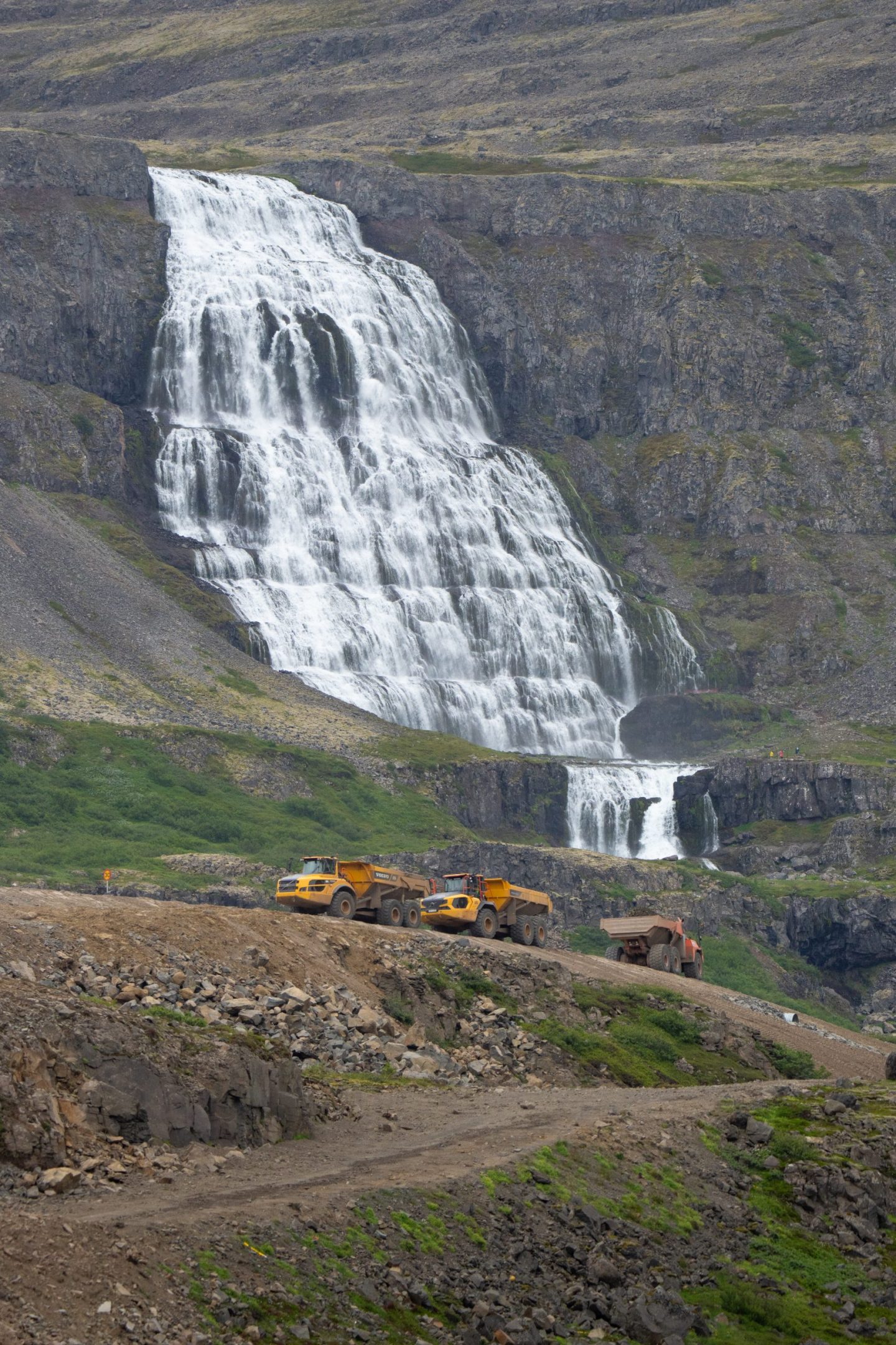 Vegurinn inn að fossinum Dynjanda verður byggður upp. Myndir: Haukur Sigurðsson