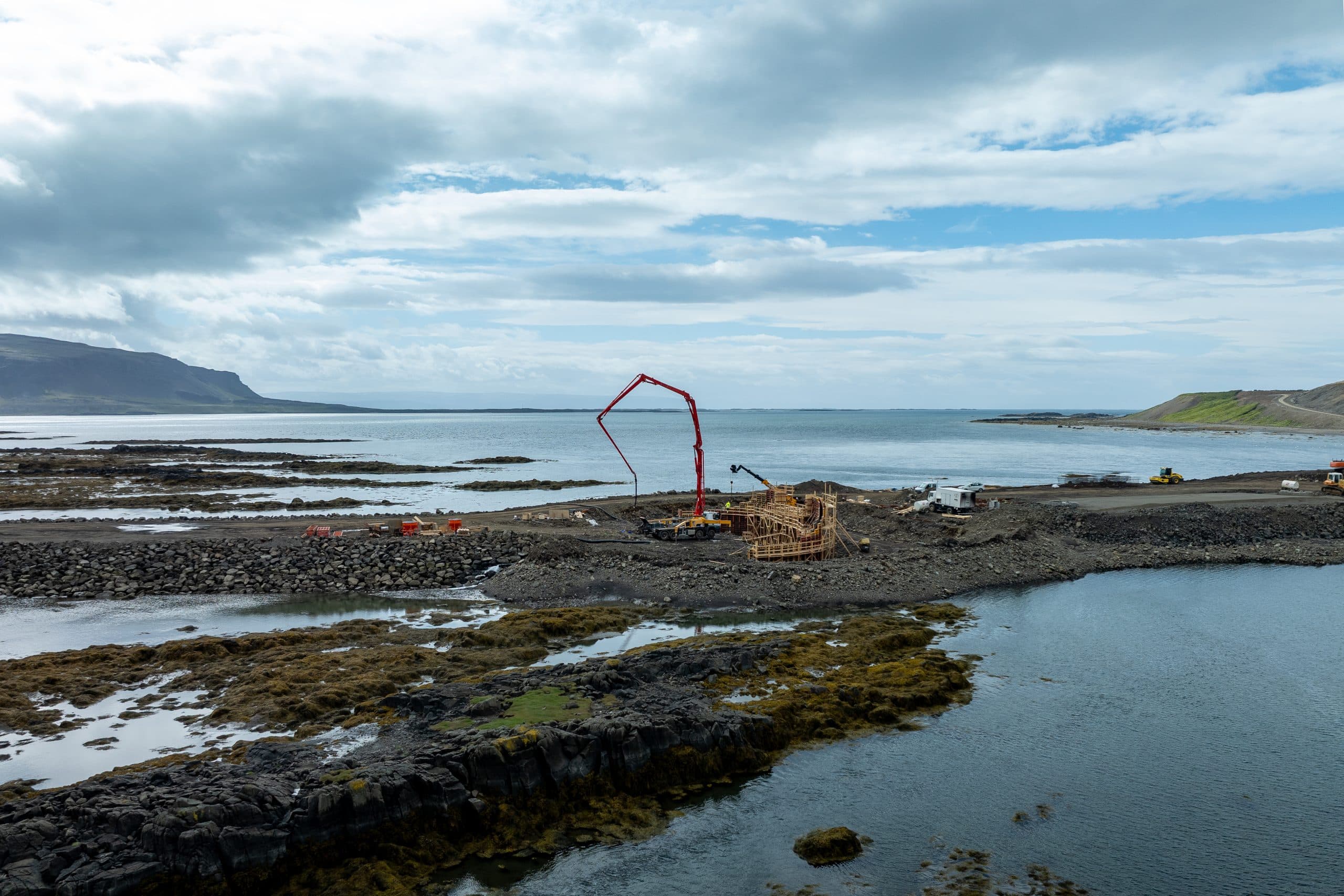 Land reclamation for the crossing of Djúpifjörður is well underway