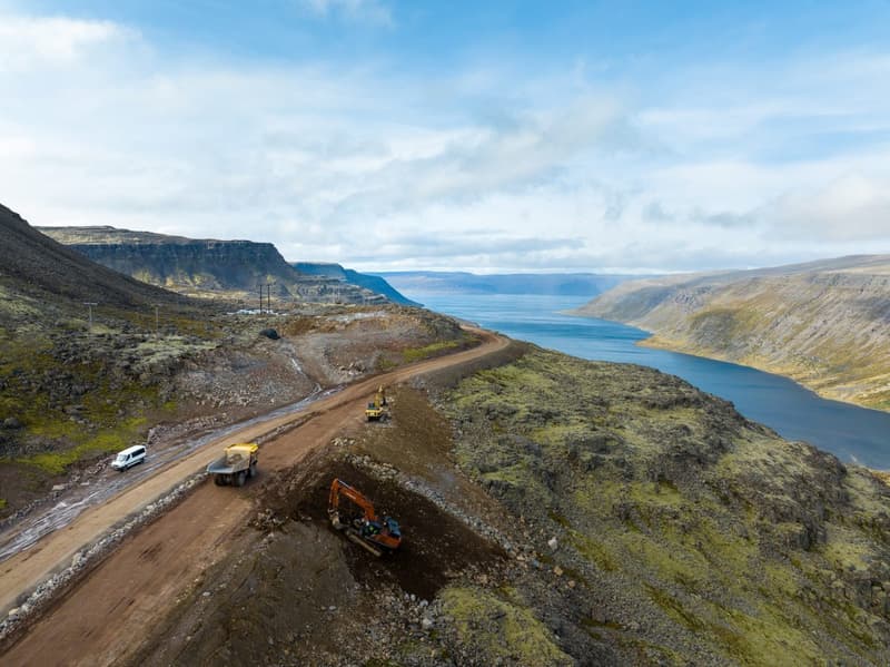 Þegar framkvæmdum við Vestfjarðaveg (60) um Gufudalssveit og Dynjandisheiði verður lokið mun ferðatími frá Reykjavík til Ísafjarðar vera um 4 klst. og 30 mín. Mynd/Haukur Sigurðsson