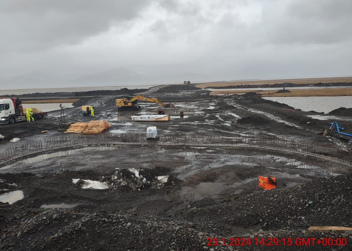 Brúarstæði Djúpár, horft til austurs.