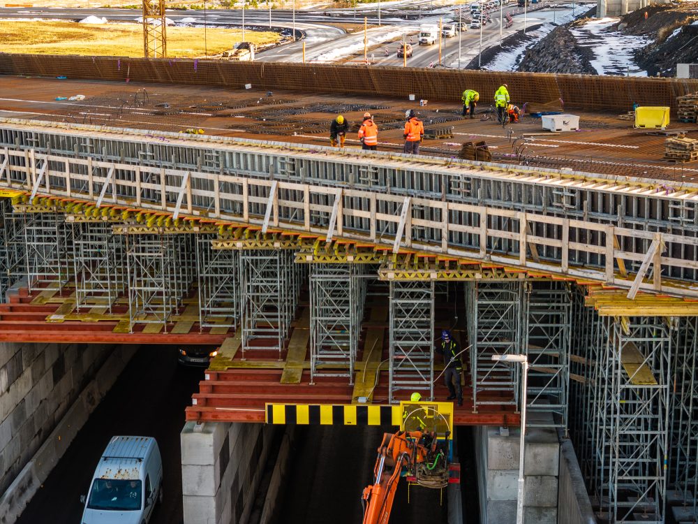 Lokað verður frá 01:00 aðfaranótt laugardagsins 8. nóvember til kl. 05:00 aðfaranótt mánudagsins 10. nóvember. Opið verður fyrir neyðarakstur.