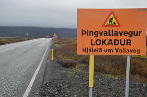 Þingvallavegur er lokaður fram á haust.
