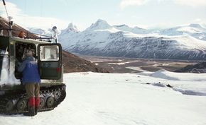 Ísþykkt mæld á Skeiðarárjökli í apríl 1994.