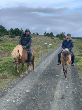 Jóhann og Kristen stunda hestamennsku og hlakka til að eiga meiri tíma í sportið nú þegar Jói er hættur að vinna.