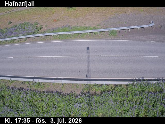 Hafnarfjall — Hafnarfjall séð niður á veg