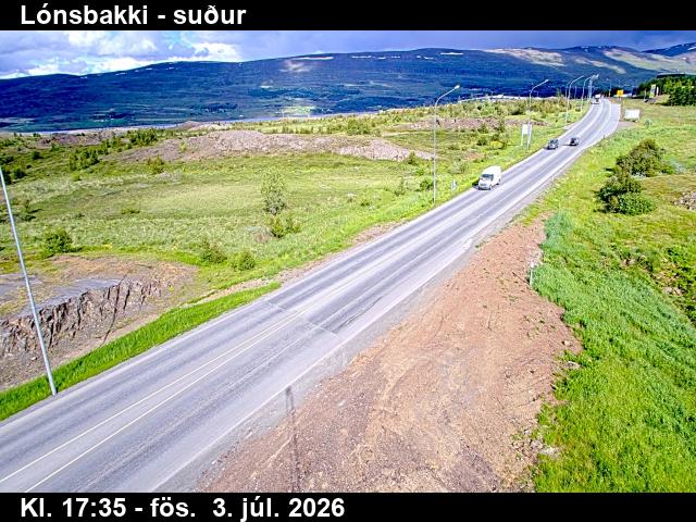 Lónsbakki — Lónsbakki til suðurs