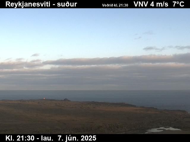Reykjanesviti séð að Reykjanestá